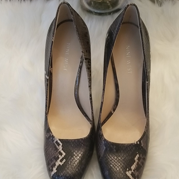 Shoes - Picture 1 of 8